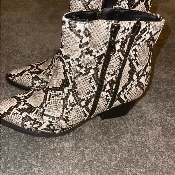 Women’s Booties - Picture 4 of 4